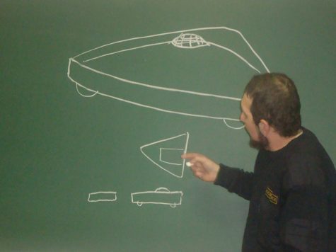 Чернобров рисует НЛО, которое он видел 