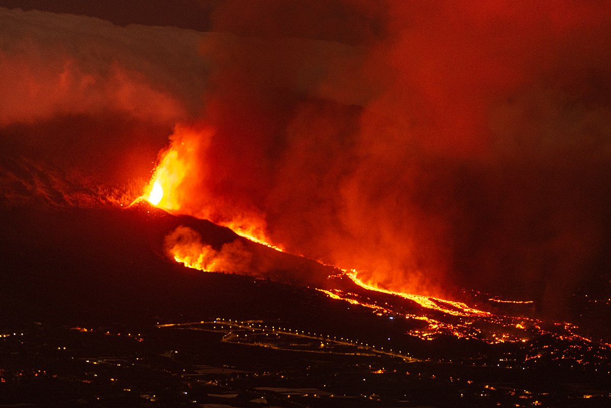Катаклизмы 22-23 сентября 2021: извержение вулканов Кумбре-Вьеха (Ла-Пальма) и Фуэго