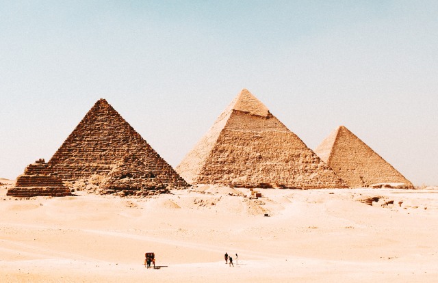 Пирамиды: не могильники, а… мобильники?