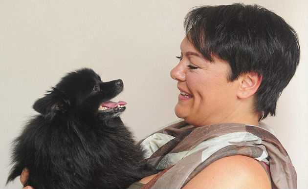 Британка уверяет, что ее собака владеет гипнозом
