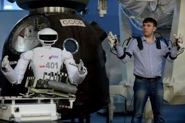 Российский ученый предложил осваивать Луну с помощью роботов-аватаров