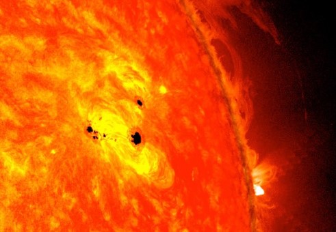 Астрофизики боятся, что супервспышка на Солнце уничтожит человечество