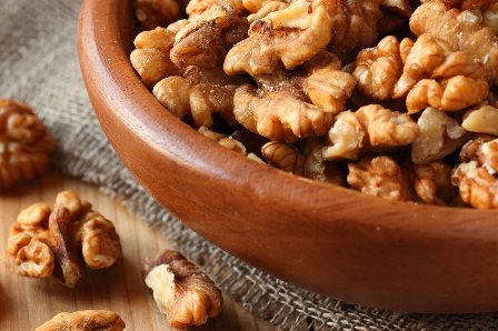 Грецкие орехи оказались эффективными в профилактике рака толстой кишки