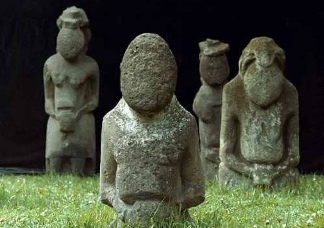 Половецкие каменные идолы 