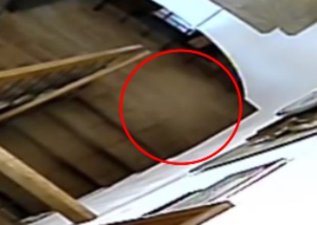 В московском музее камера видеонаблюдения засняла белую дымку