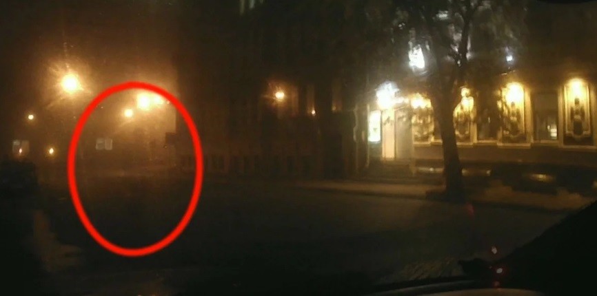 В Нижнем Новгороде на камеру видеорегистратора попал призрак. Фейк или реальность?