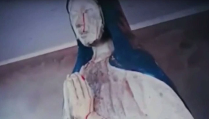 В Боливии статуя Девы Марии заплакала кровавыми слезами