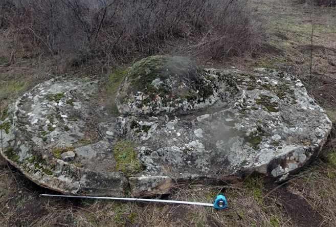 Необычные каменные «НЛО» обнаружили в Нагорном Карабахе