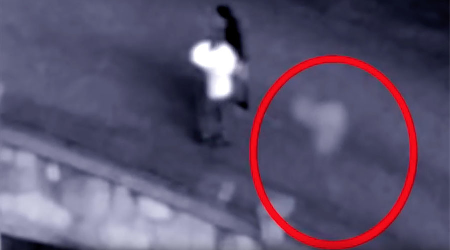 Видеозапись с призрачным силуэтом, который преследовал молодую пару