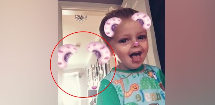 Британка случайно "поймала" в Snapchat призрака, когда снимала сына на видео 
