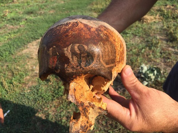 В Ростовской области нашли череп солдата ВОВ с ликами святых 