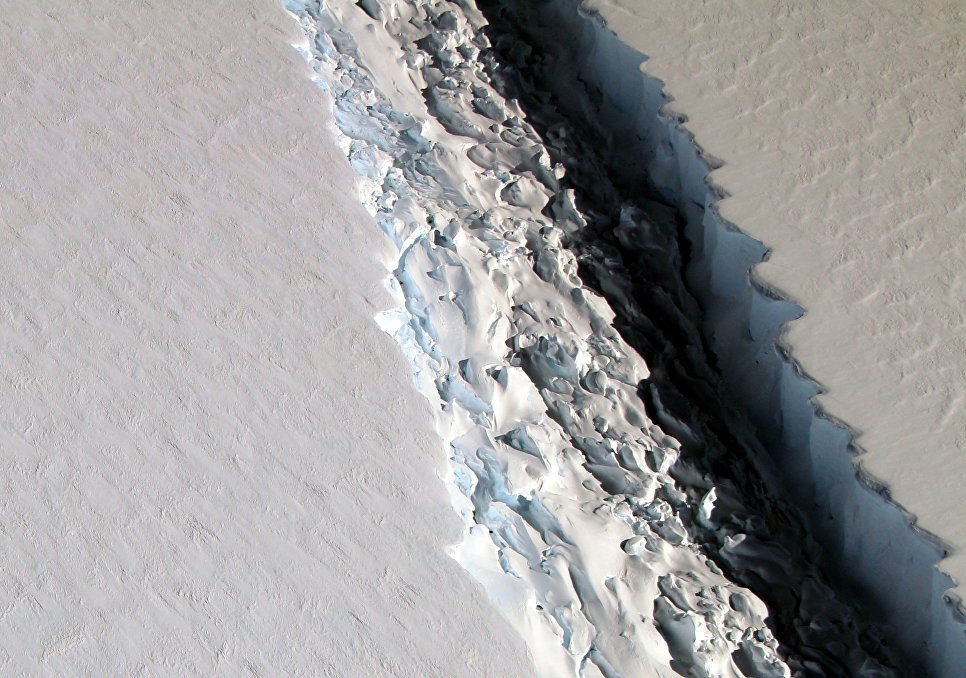 Спутники НАСА наконец получили фото мегаайсберга размером с Эстонию 