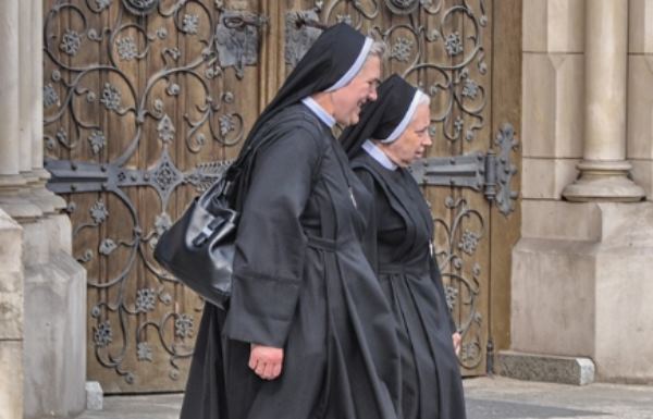 Феномен необъяснимого чудесного запаха христианских монахинь
