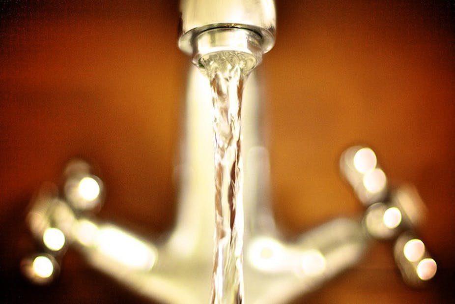 Одна из самых интересных теорий заговора: Фторированная вода подавляет личность человека 