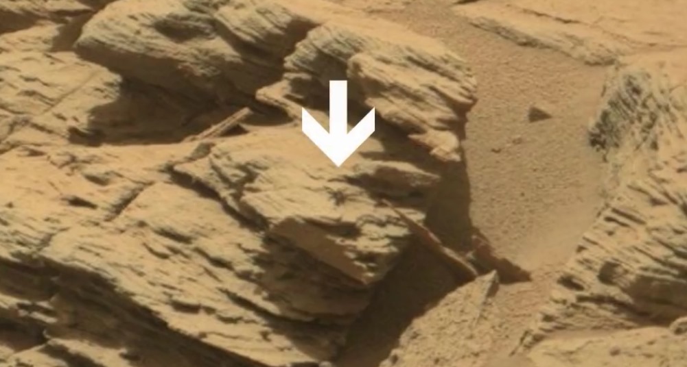 На марсианском фото от NASA высмотрели нечто, очень похожее на паука 