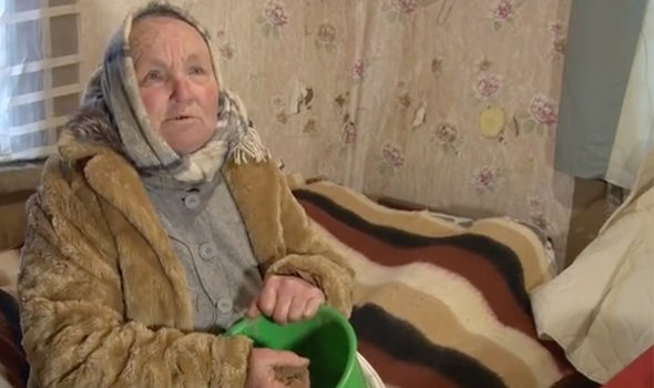 Бабушка из Литвы уверяет, что поедание песка спасло ее от опухоли мозга 