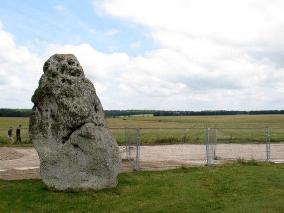 Новая загадка Стоунхенджа: Два больших камня из комплекса уже стояли там, когда в эту местность пришли первые люди