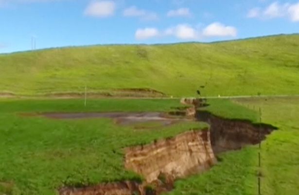 Огромная трещина в Новой Зеландии явила миру 60-тысячелетние вулканические слои