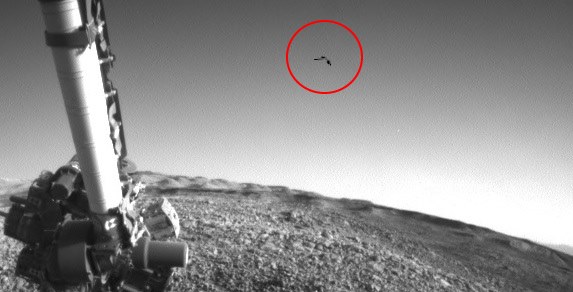 На январском снимке с Марса обнаружили НЛО или... птицу