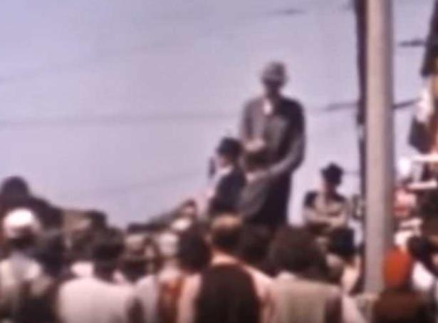 Опубликовано редкое цветное видео с самым высоким человеком на Земле, умершим в 1940 году