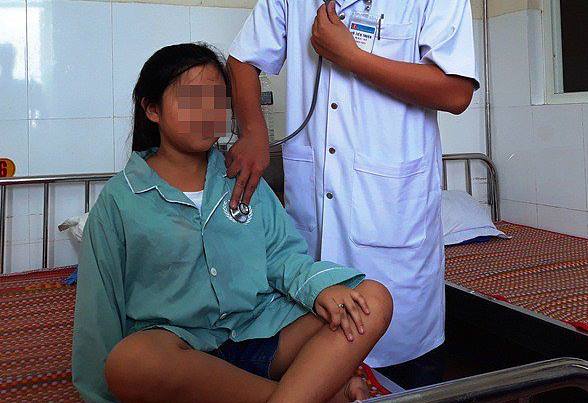 Из-за странной аномалии у вьетнамской девочки вместе с потом через кожу выходит кровь