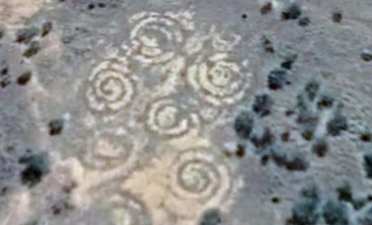 В австралийской пустыне нашли загадочные спиральные рисунки