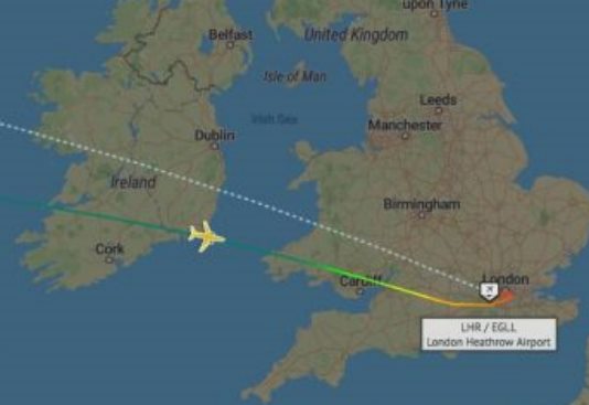 Пилоты двух авиакомпаний сообщили о странных быстро движущихся огнях в небе над Ирландией