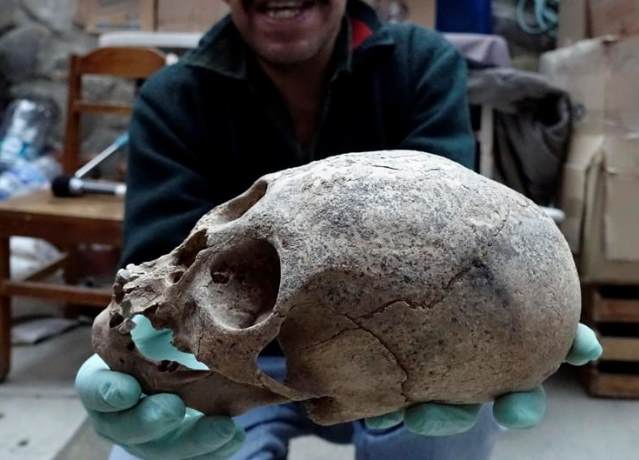В Боливии найдена 500-летняя могила с вытянутыми черепами знатных людей