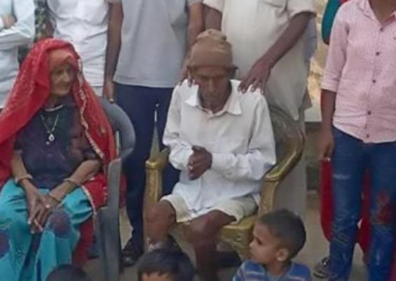 Признанный мертвым 95-летний индиец очнулся при обмывании для похорон