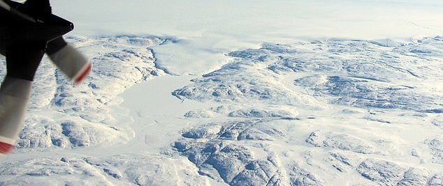 В Гренландии нашли еще один гигантский кратер
