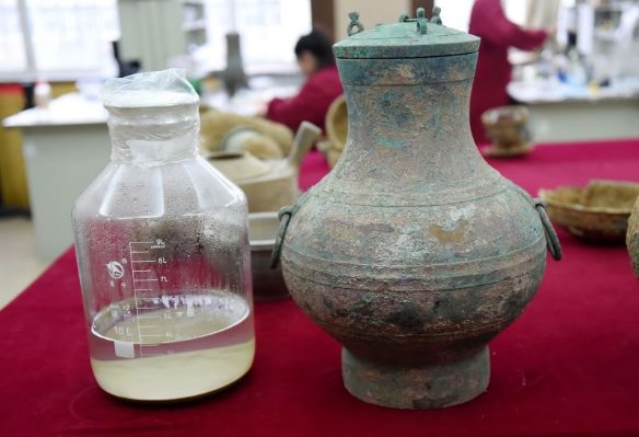 В 2000-летней китайской гробнице нашли кувшин с Эликсиром Бессмертия