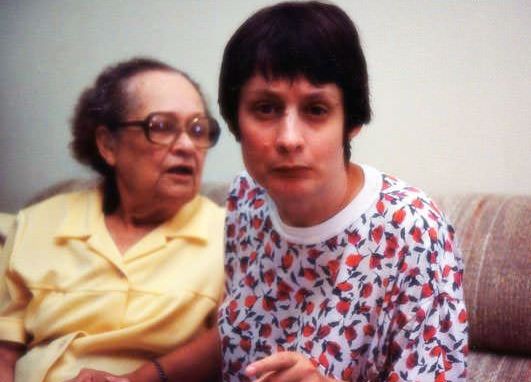 13 лет привязанная к стулу: Печальная история девочки Джини Уайли
