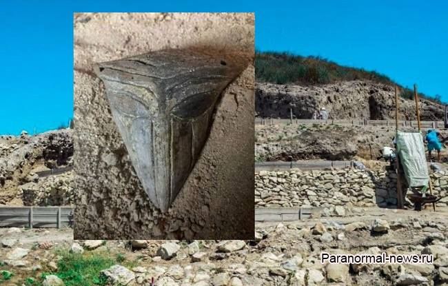 В Болгарии откопали древнюю маску с лицом инопланетянина
