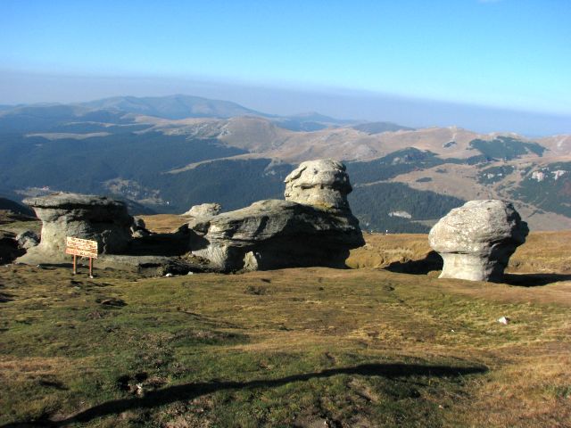 Сфинкс, лечение от болезней и туннели пришельцев: Паранормальные тайны гор Бучеджи в Румынии
