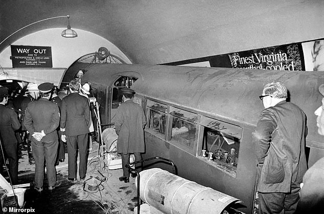 Таинственная авария в лондонском метро в 1975 году, когда машинист застыл в трансе 