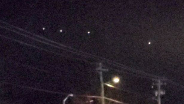 Флот НЛО пролетел низко над шоссе в Иллинойсе