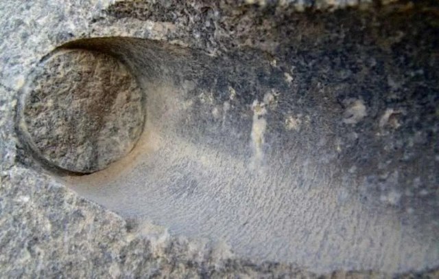 Следы очень сложного сверления камня как доказательство высоких технологий древних
