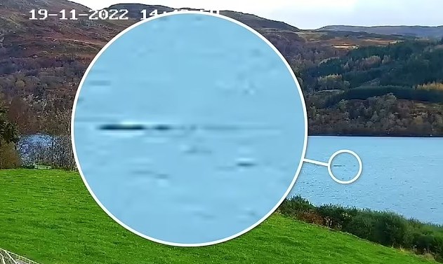 Существо длиной 3 метра в озере Лох-Несс попало на камеру наблюдения