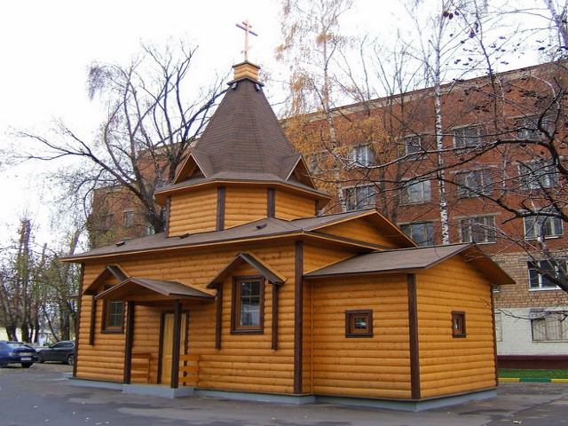 Московскую православную часовню осквернил борец с бесами