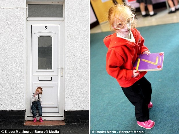 Самая маленькая в мире девочка пошла в школу