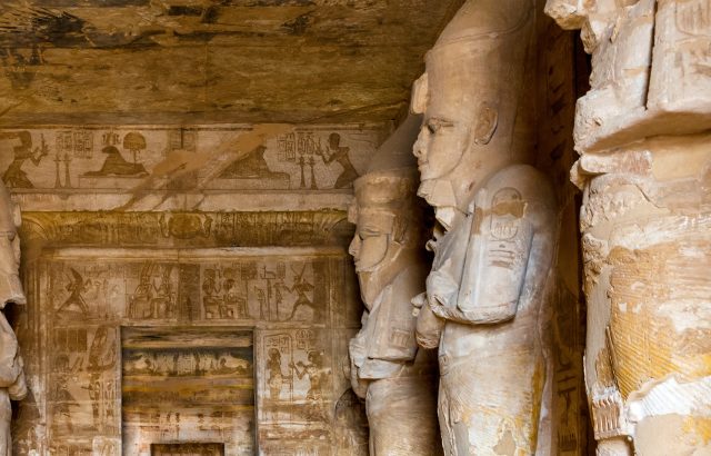 Чем освещали помещения древние египтяне?