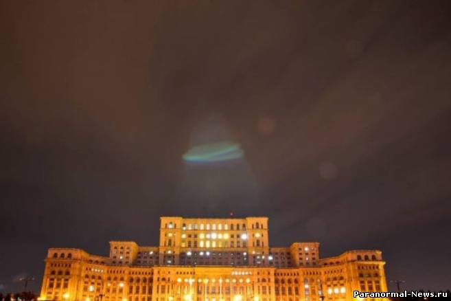 Над румынским парламентом засняли НЛО
