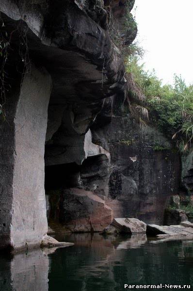 Китайские рукотворные пещеры на 30-й параллели