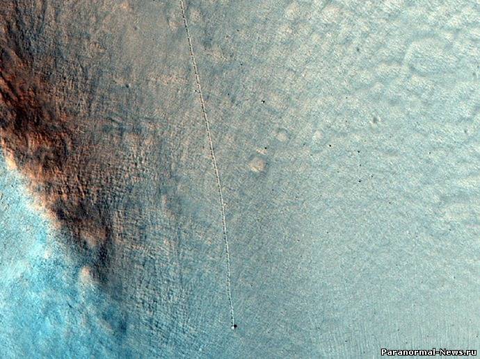 На Марсе снова засняли движущийся камень