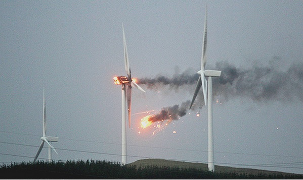 НЛО с «шупальцами» повредил ветряки в Великобритании