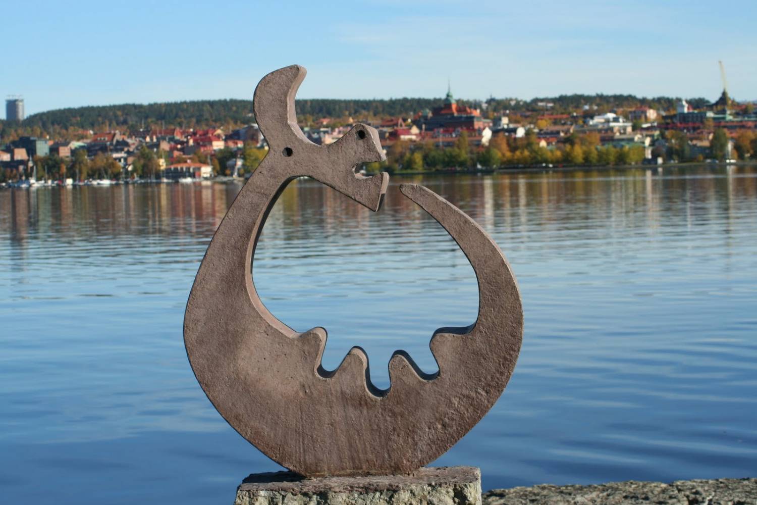 500 шведов наблюдали чудовище озера Стуршён