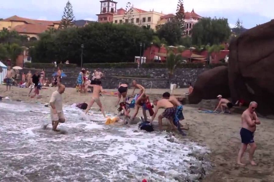 Странное цунами обрушилось на одесский пляж