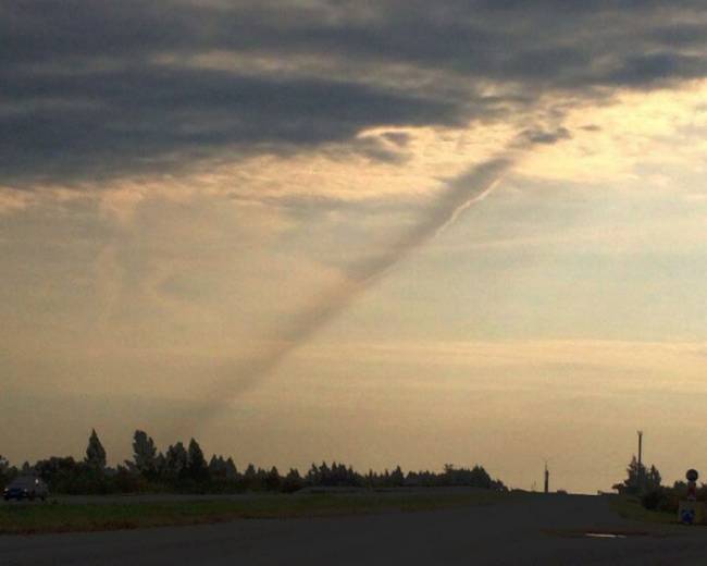 В Смоленске что-то упало с неба и видели взлетающий НЛО  S98158964