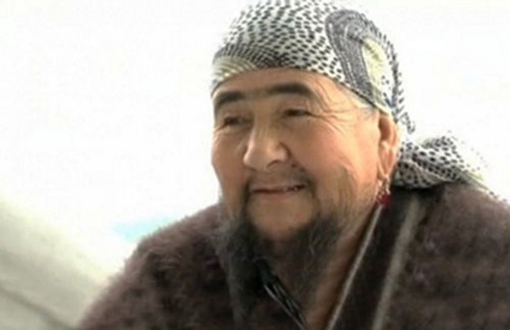 Бородатая бабушка из Казахстана счастлива в браке