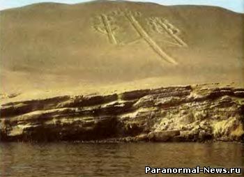 Этот знак начертан на обрывистом берегу бухты Писко, Перу. Его называют 